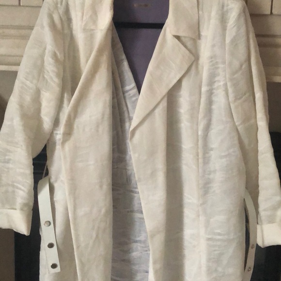 Beautiful Ports dress with coat and belt. - Picture 6 of 7